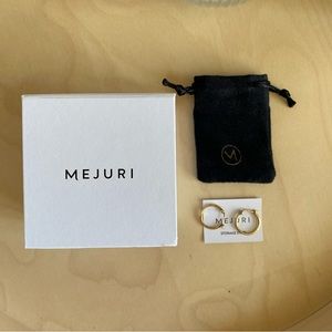 Mejuri Hoops